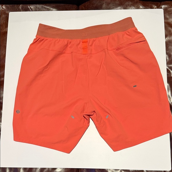 Lululemon License to Train Men's Gym Sorts- Lineless-7" - Picture 2 of 6